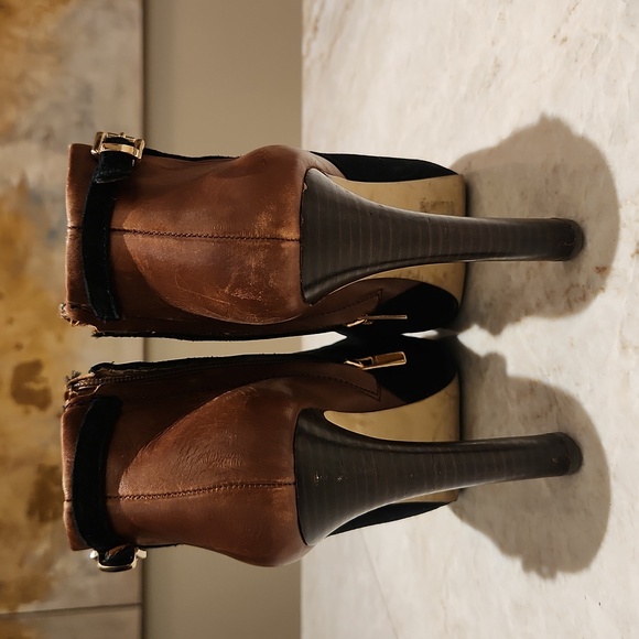 Banana Republic Heeled Booties - Picture 2 of 8